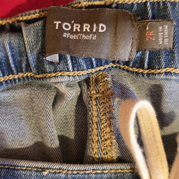Pull On Torrid Weekender Jeans - Picture 4 of 8